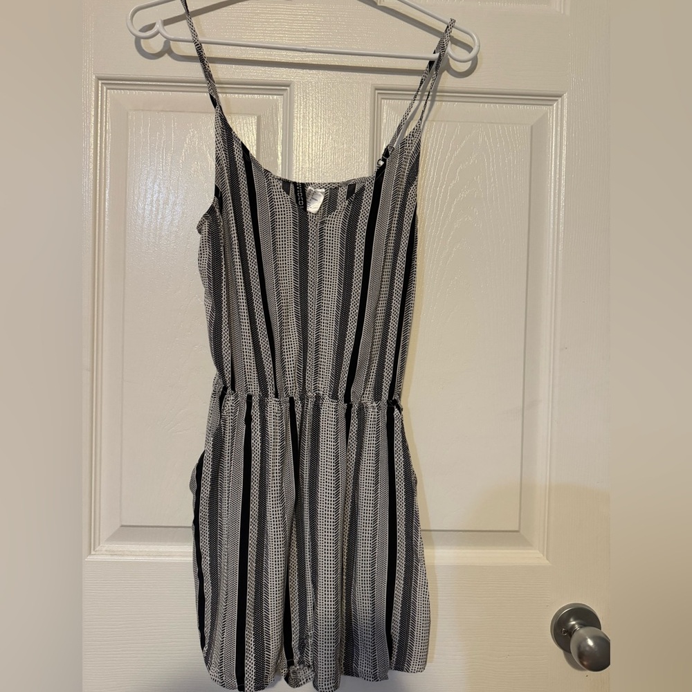Patterned Romper, Size 6